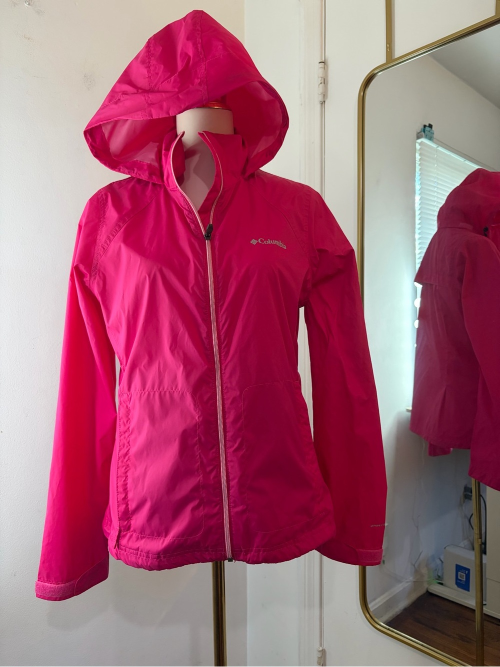 Columbia Women's Bright Pink Hooded Ski Jacket with collapsing hood trail hiking